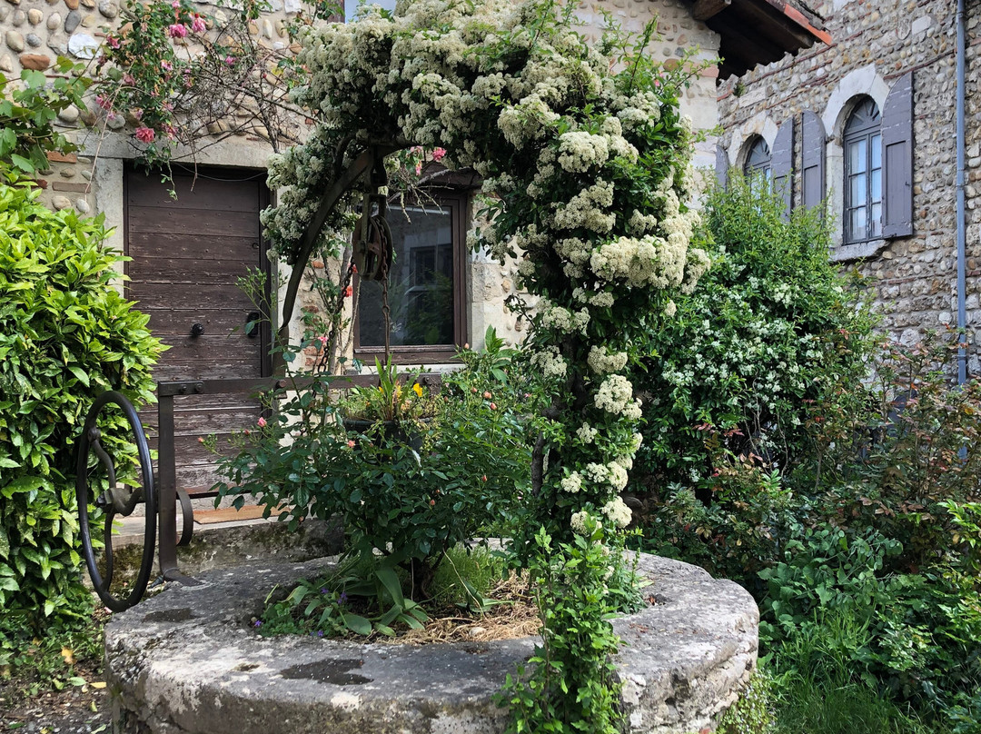 Cité Médiévale De Pérouges-贝胡吉必去景点