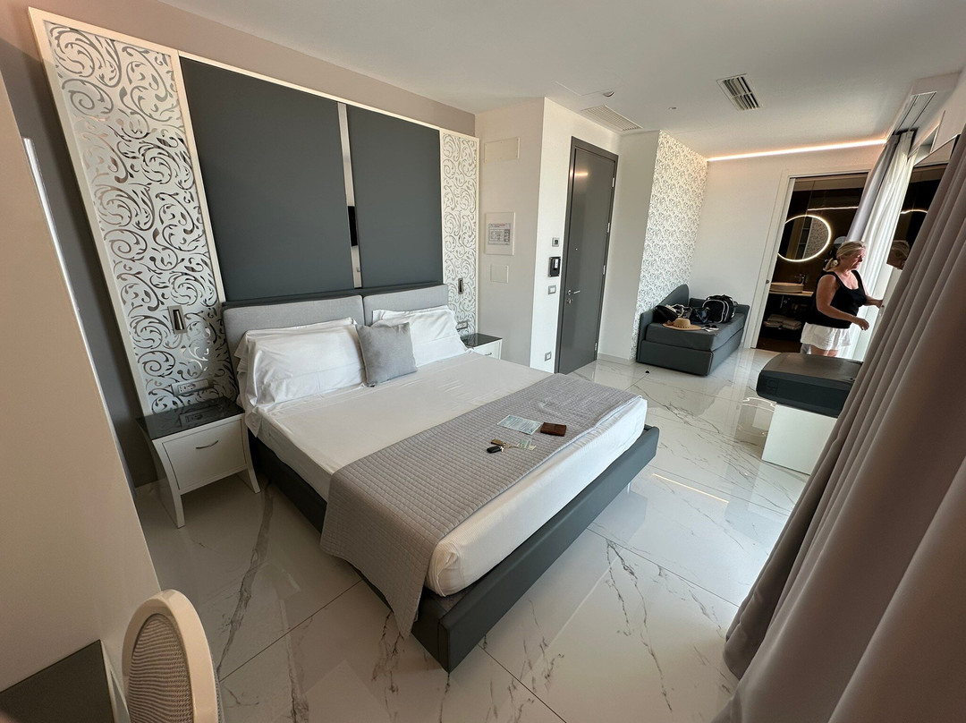 都马里酒店主图