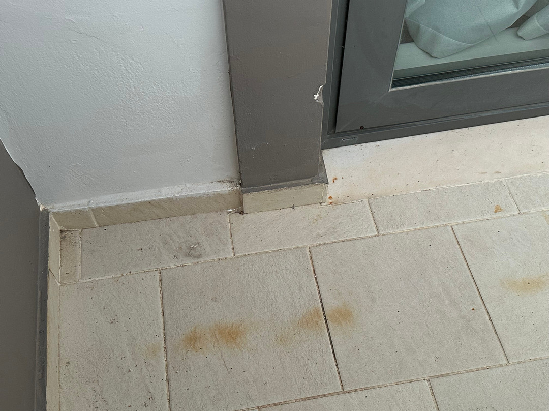 勒斯安特温泉酒店主图