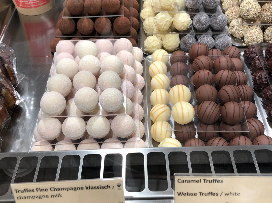 Swiss Chocolate Chalet-因特拉肯必去景点