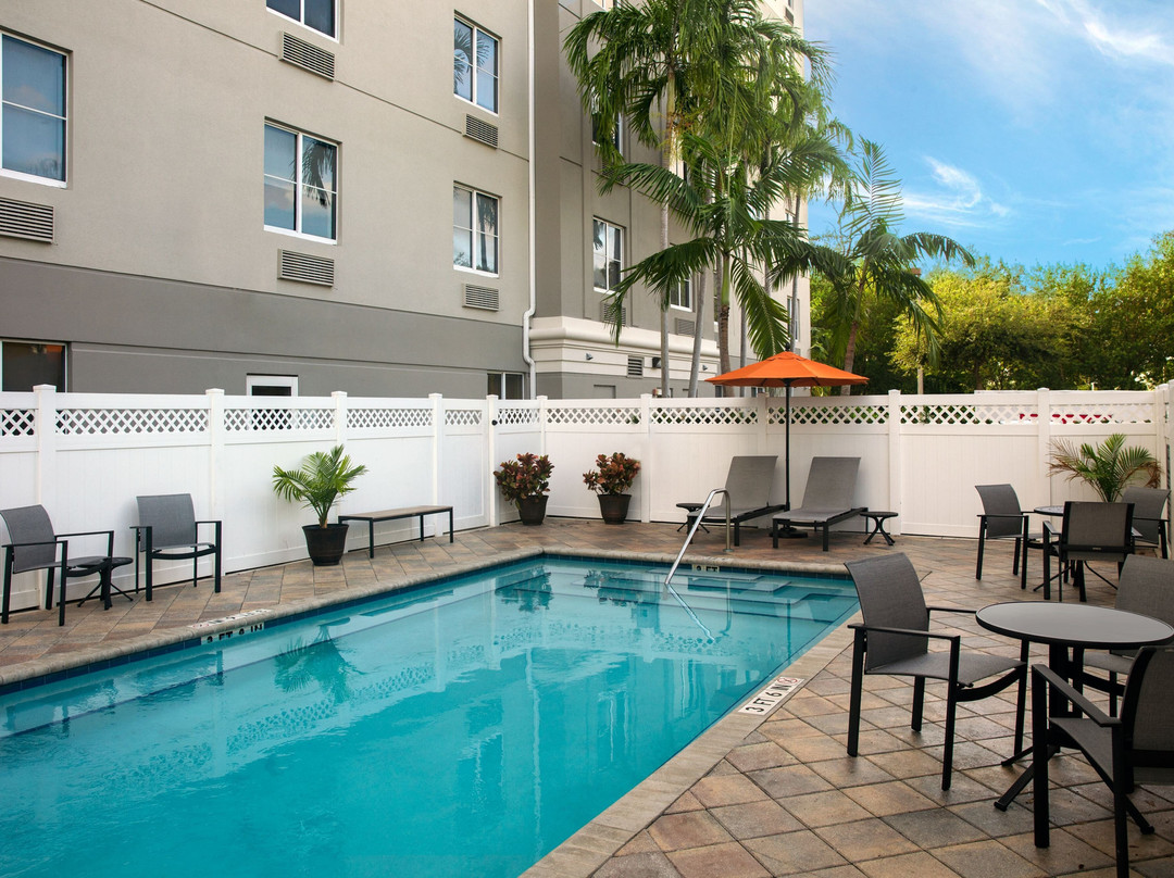 贝斯特韦斯特普勒斯劳德代尔堡机场南旅馆&套房酒店