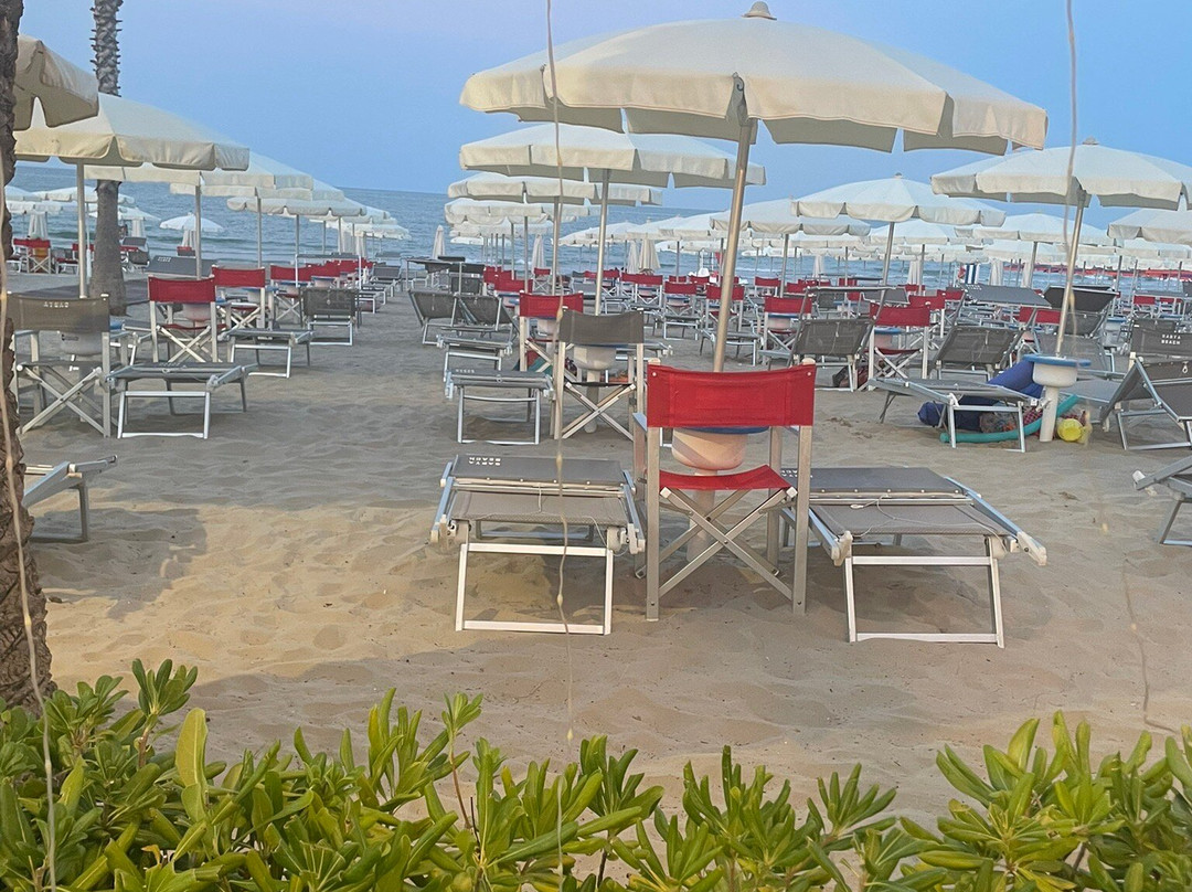 华伦天奴度假酒店主图