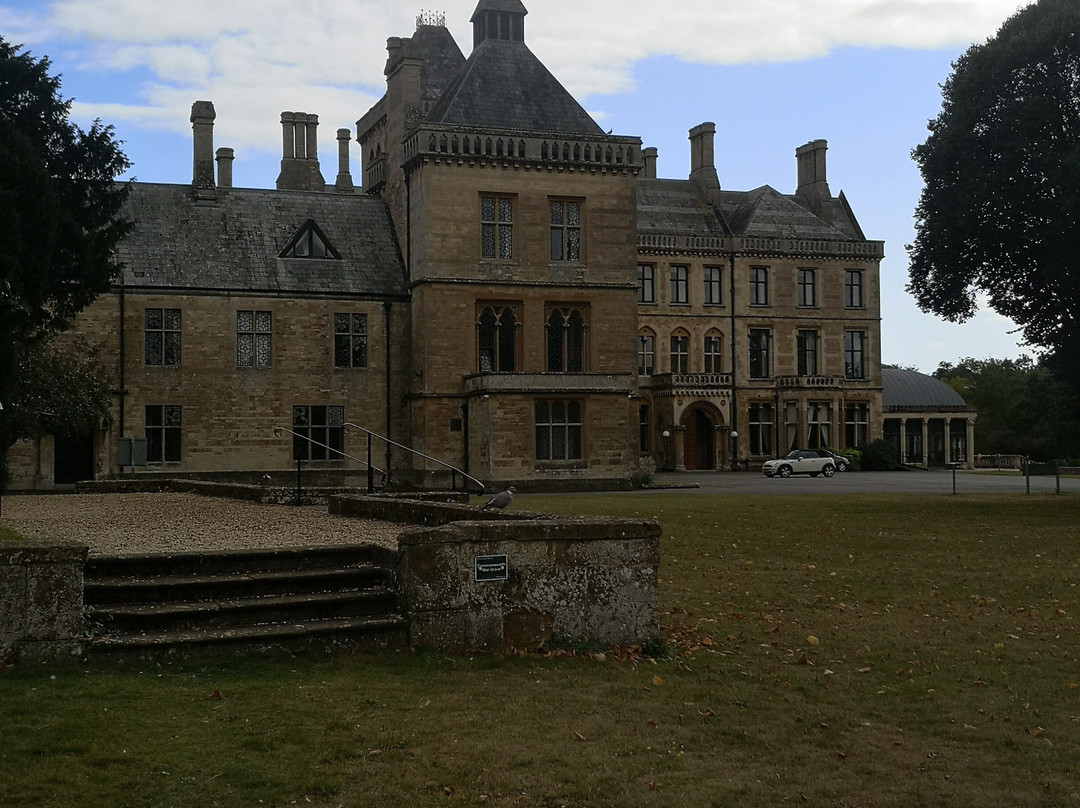 Mercure Warwickshire Walton Hall Hotel Spa-Walton必去景点