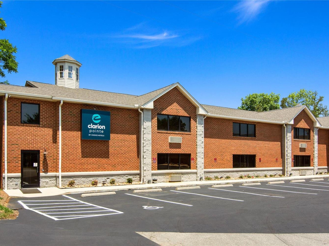 Fort Mitchell酒店住宿-Clarion Pointe On The Lake Clarksville - South Hill West