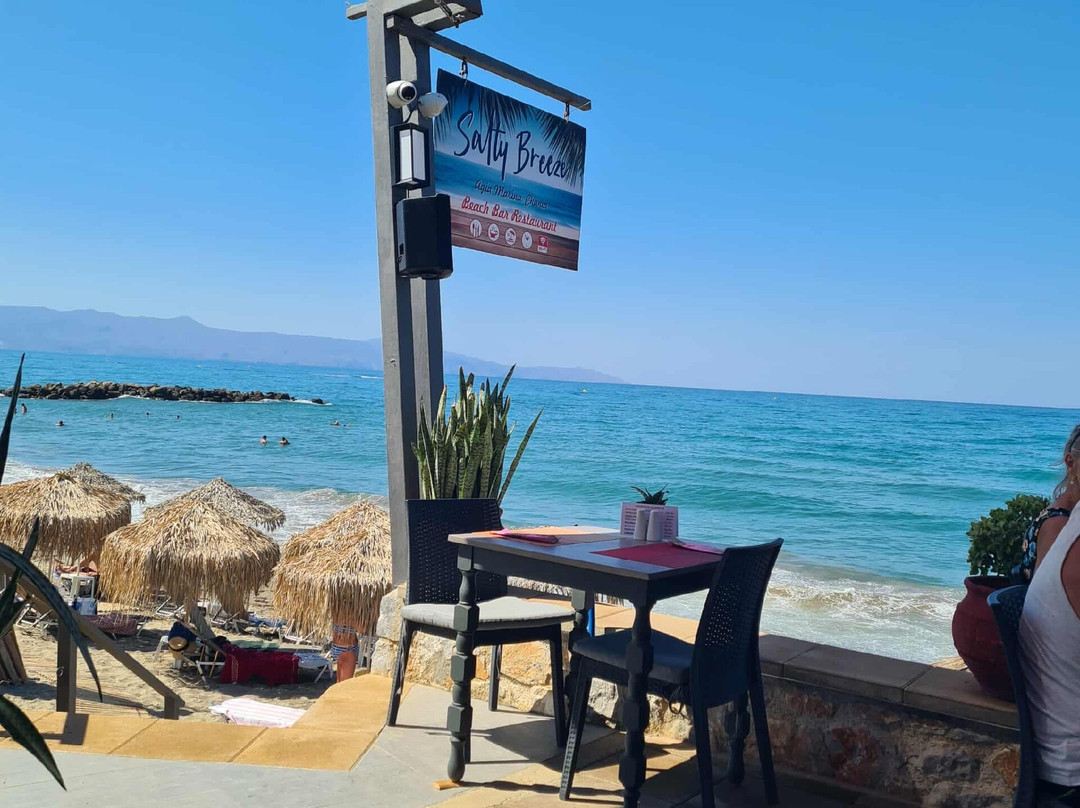 Salty Breeze - Beach Bar Restaurant