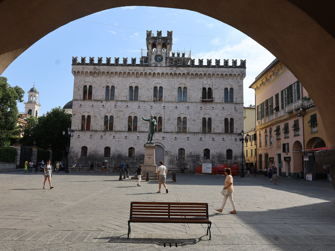 Palazzo di Giustizia-基亚瓦里必去景点