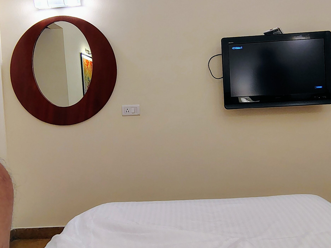 Royal Sarovar Portico主图