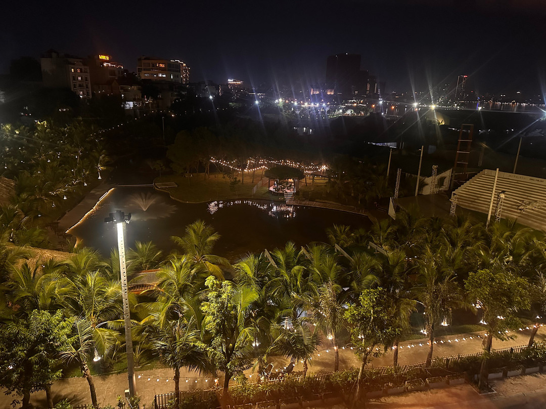 Dusit Le Palais Tu Hoa Hanoi