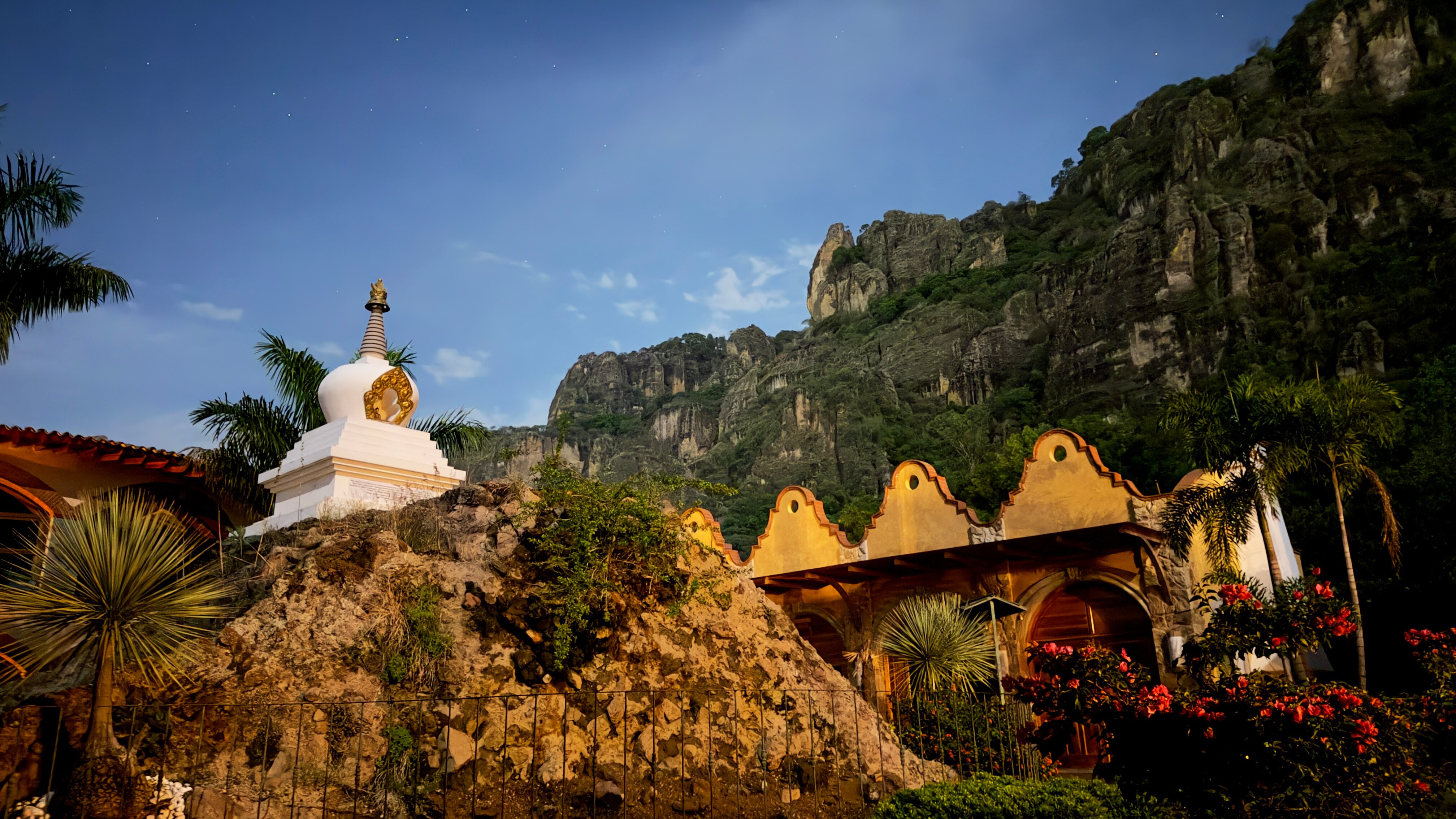 La Buena Vibra Retreat and Spa Hotel-浴室