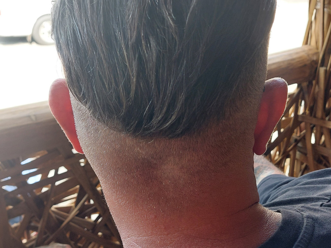 Salon Adora-埃勒必去景点