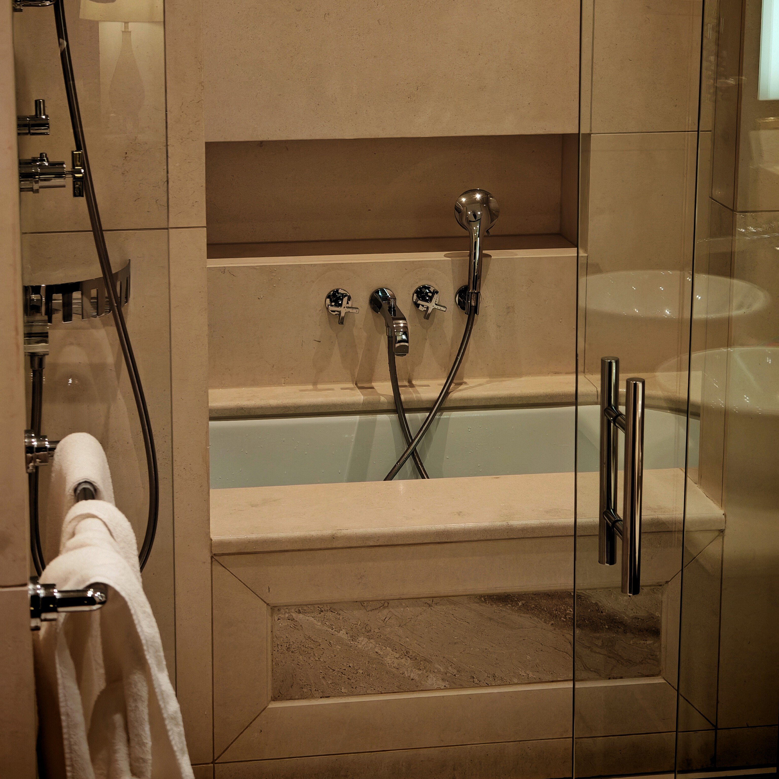 恩斯特·艾玛·多姆伊克赛尔瑟酒店-浴室