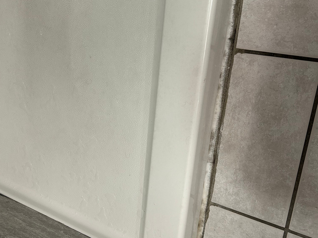 Greenfield Inn & Suites主图