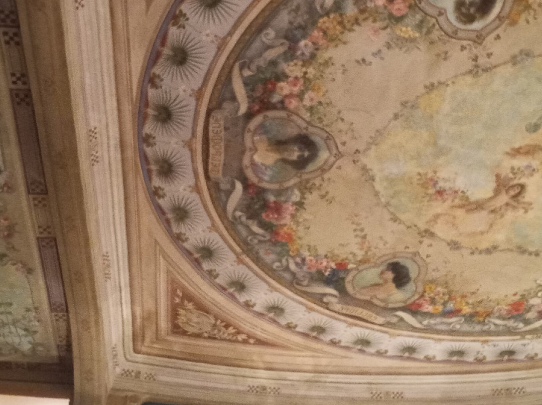 Teatro Gian Battista Velluti-科里多尼亚必去景点