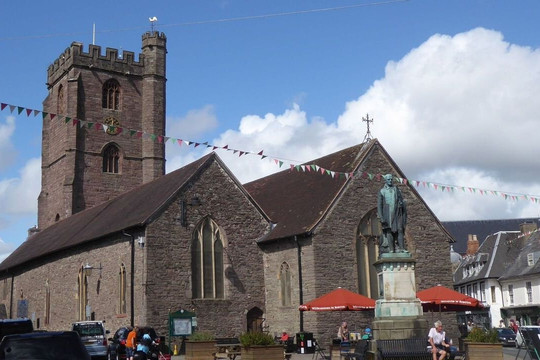St Mary's Church-布雷肯必去景点