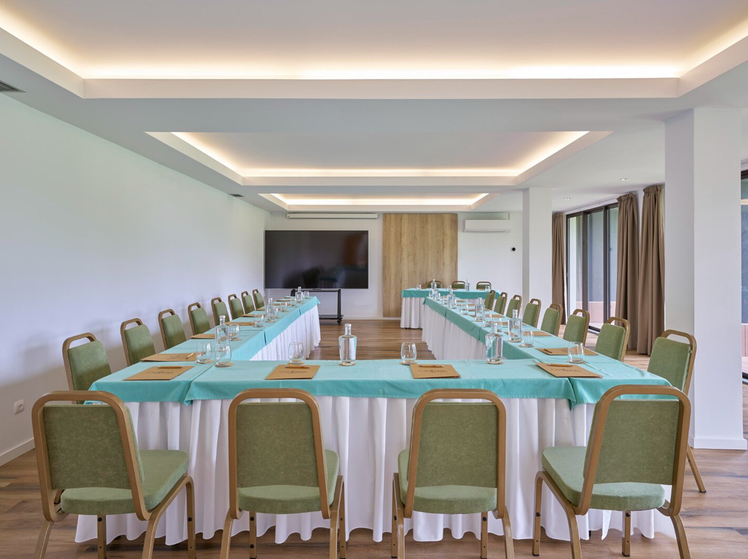 Caloura Hotel Resort主图