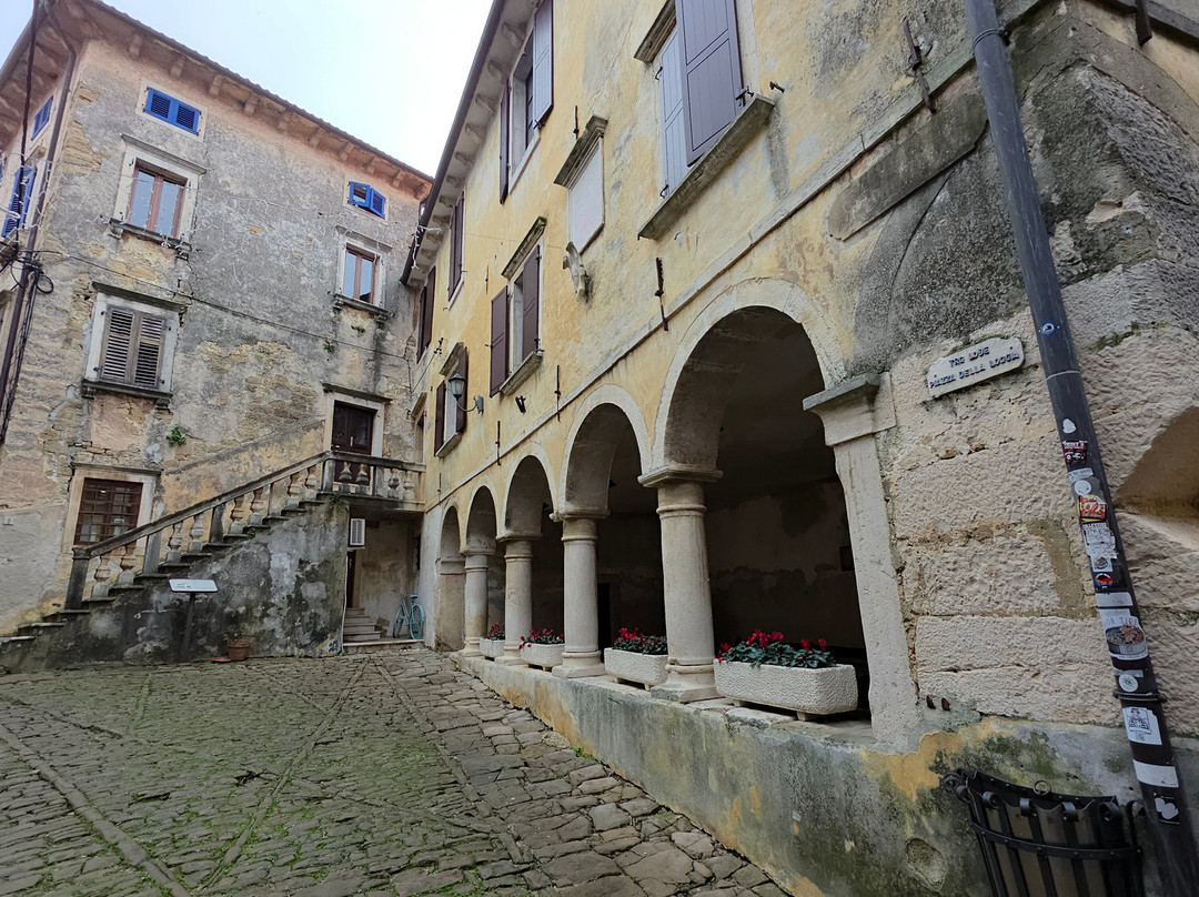The Town Loggia-Groznjan必去景点