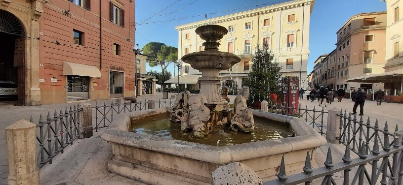 Piazza Vittorio Emanuele II-列蒂必去景点