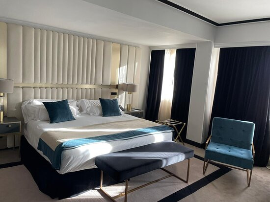 梅里亚卡斯蒂利亚酒店主图