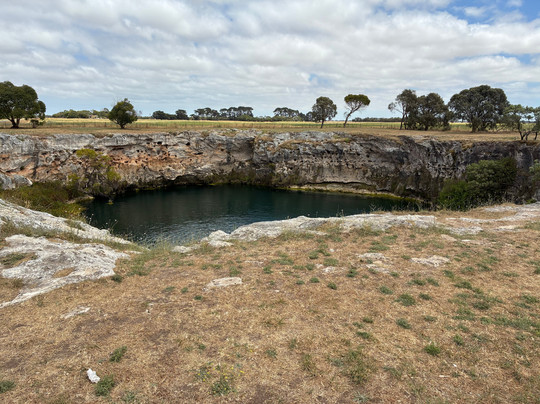 Little Blue Lake-麦克唐奈港必去景点