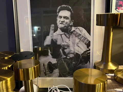 The Outlaws Bar-Mogan-莫干港必去景点