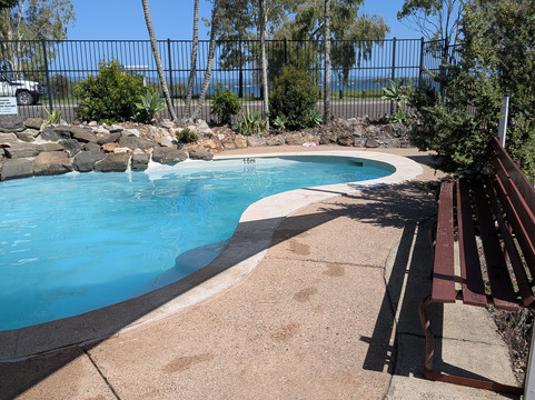 Dolphin Waters主图