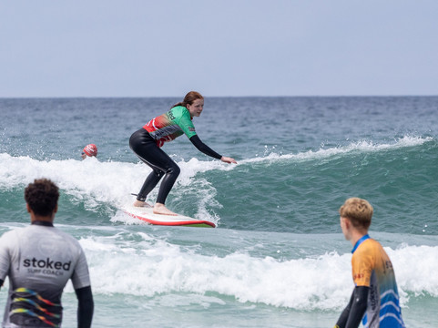 Stoked Surf School-佩伦波思必去景点