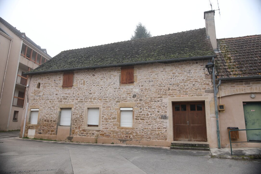 Cour Vachet-Buxy必去景点