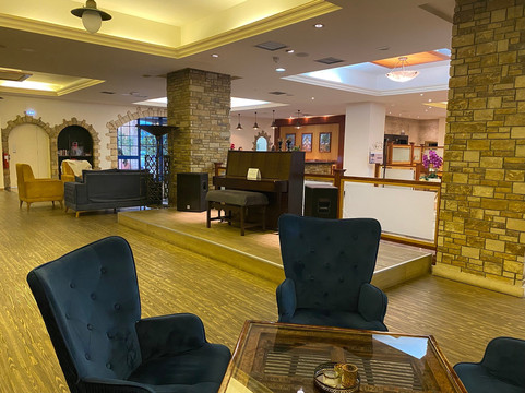 纳瓦里亚酒店主图