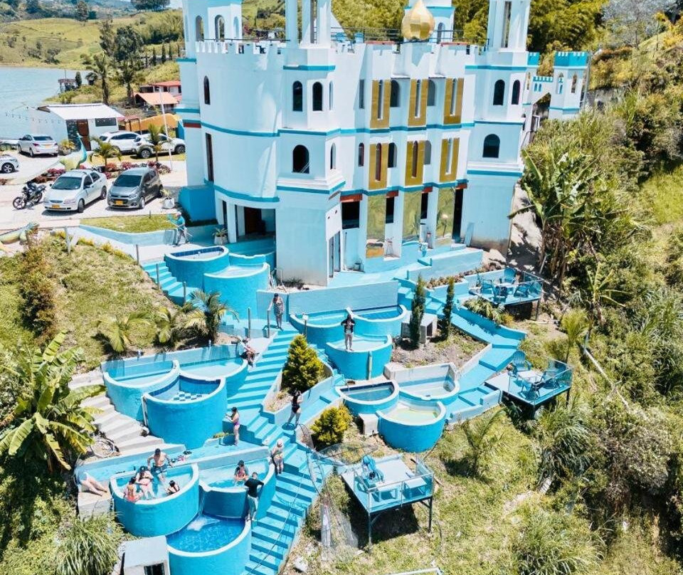 Hotel y Termales Castillo del Lago