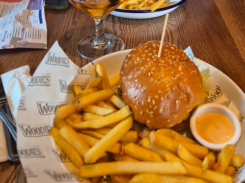 Duckmanton餐馆和美食-Little Castle