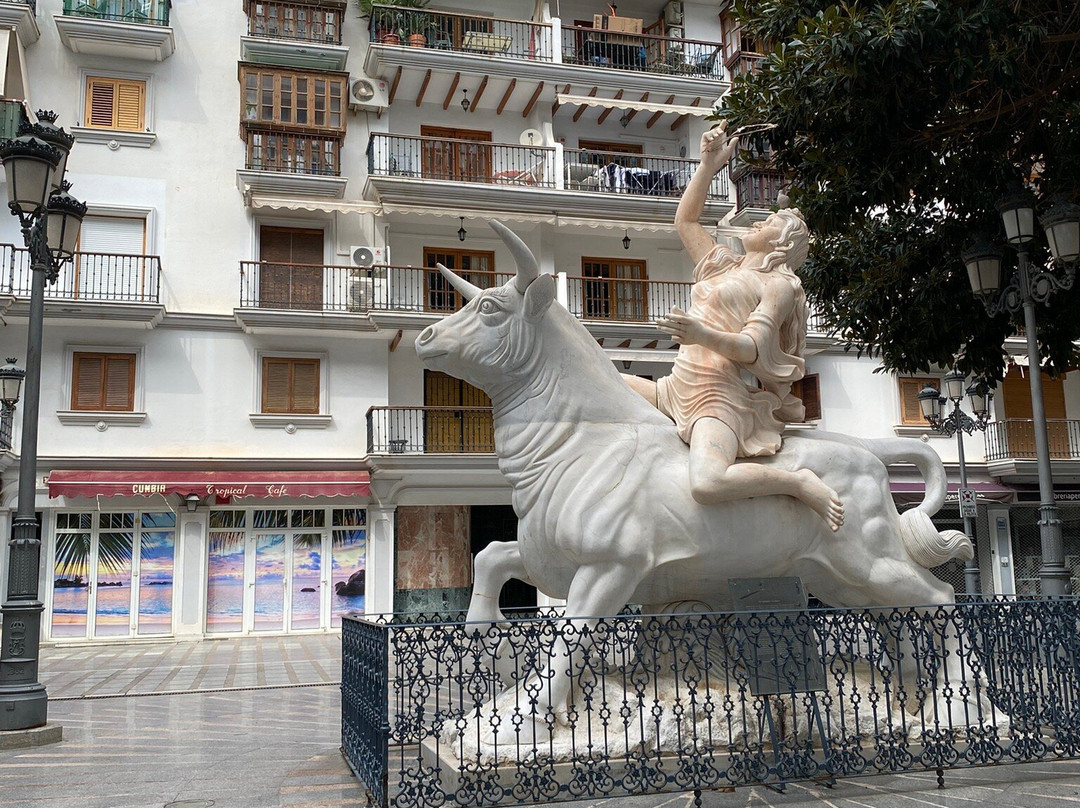 Calle San Miguel-托雷莫里诺斯必去景点
