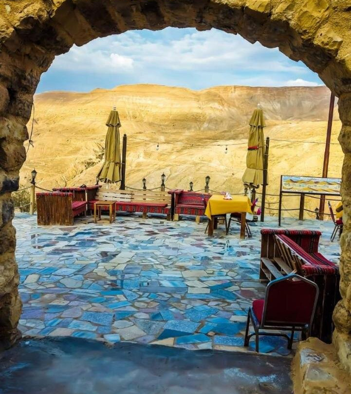Mumia Restaurant & House