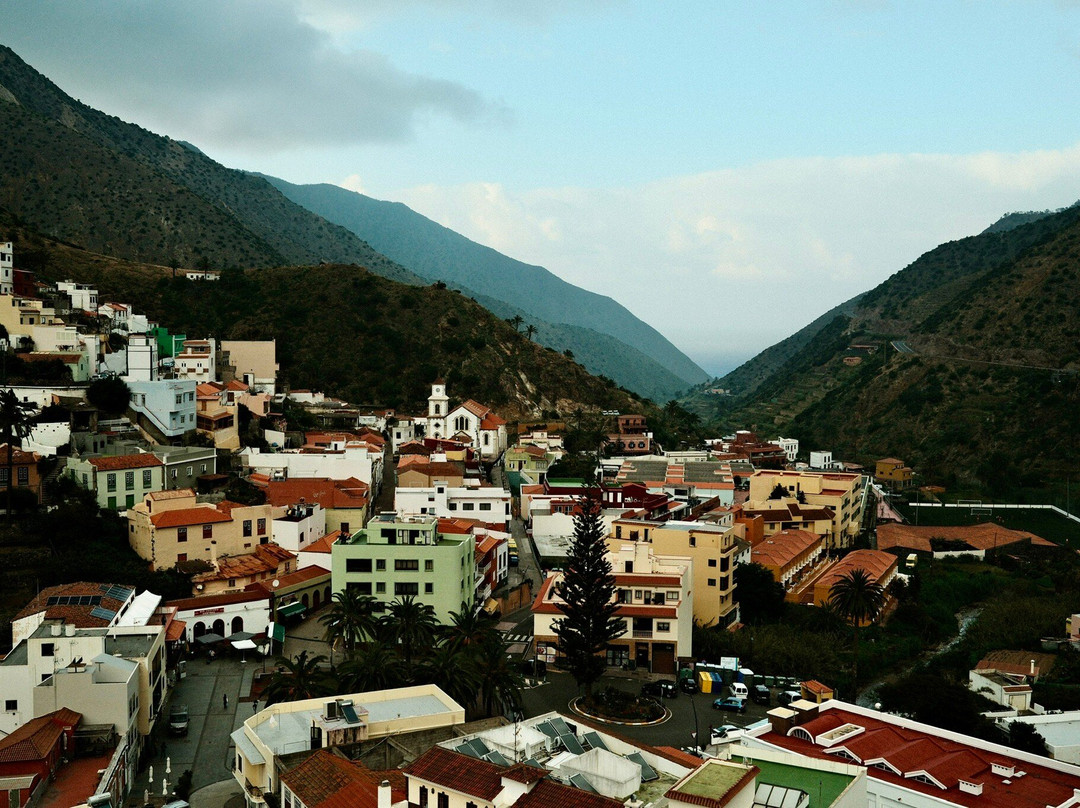 特里昂那乡村酒店主图