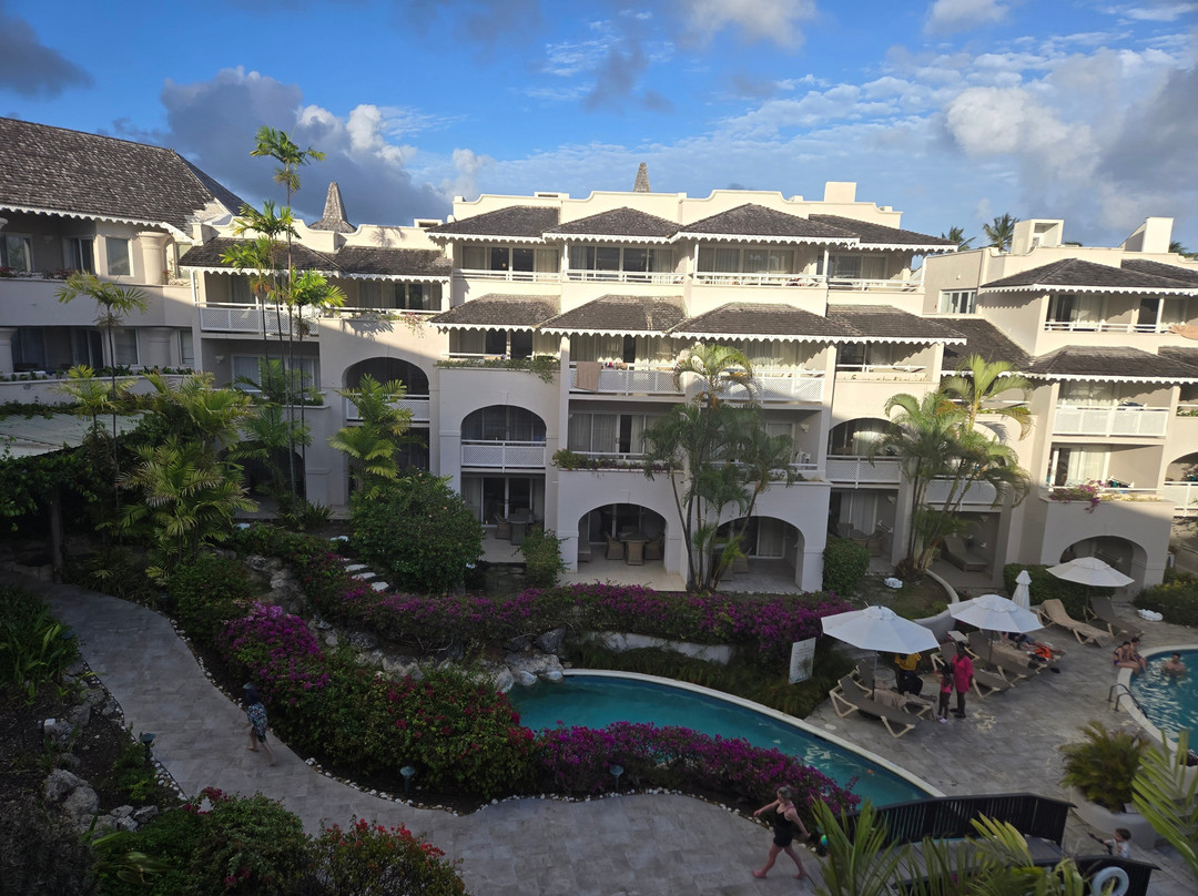 巴巴多斯三角梅酒店主图