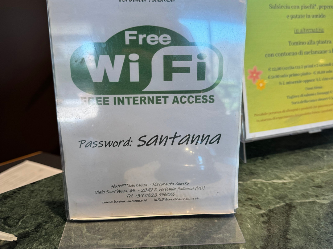 桑塔纳酒店主图