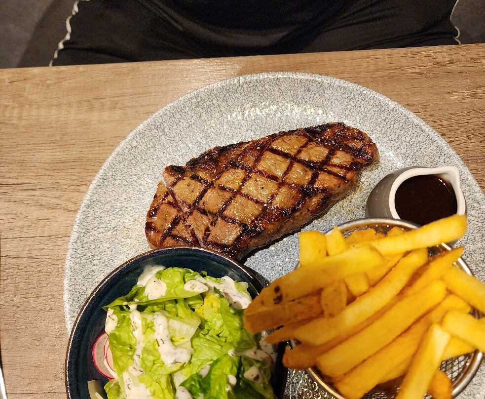 剑桥钟楼水疗酒店主图