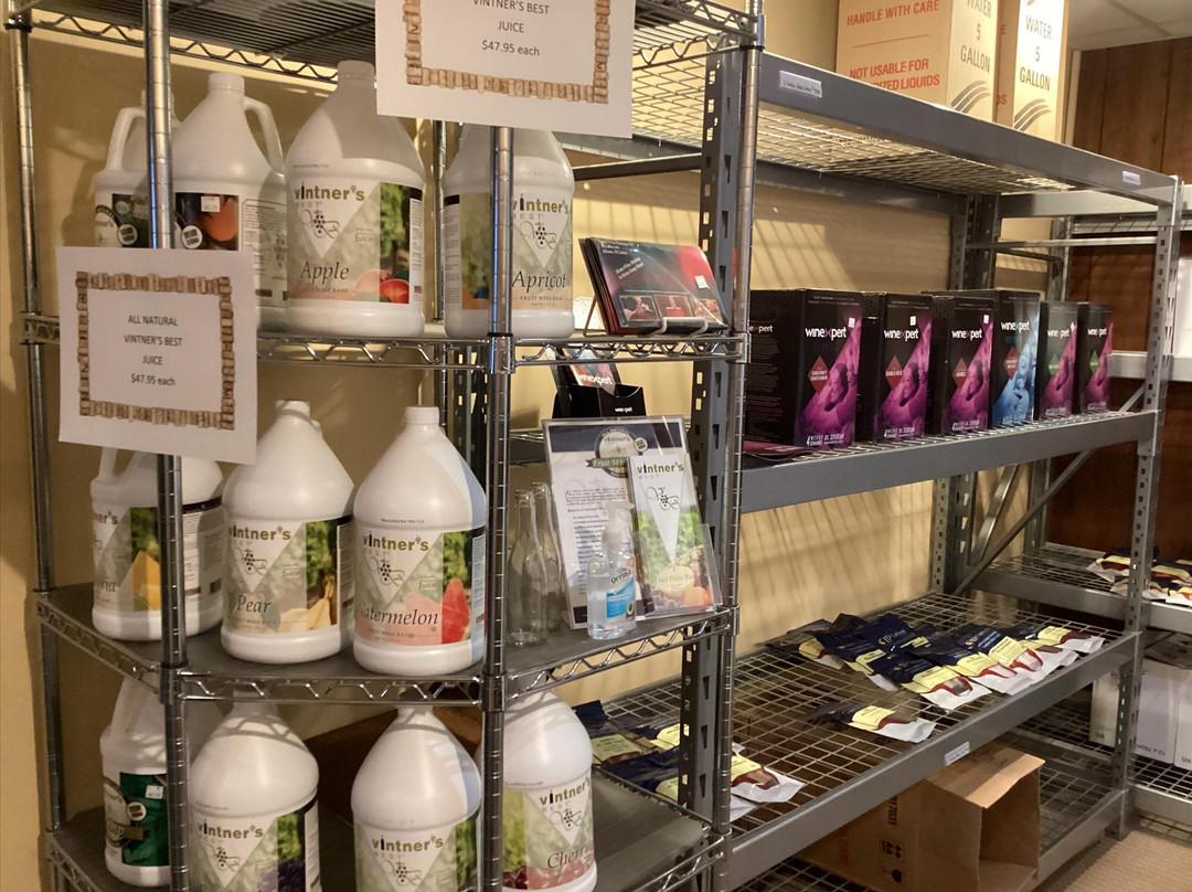 Wausau旅游景点-Lil' Ole Winemaker Shoppe