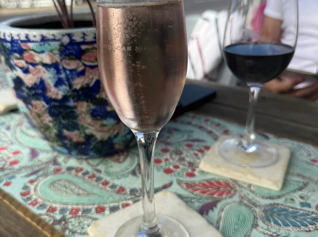 Woodsoak Wines-罗布必去景点