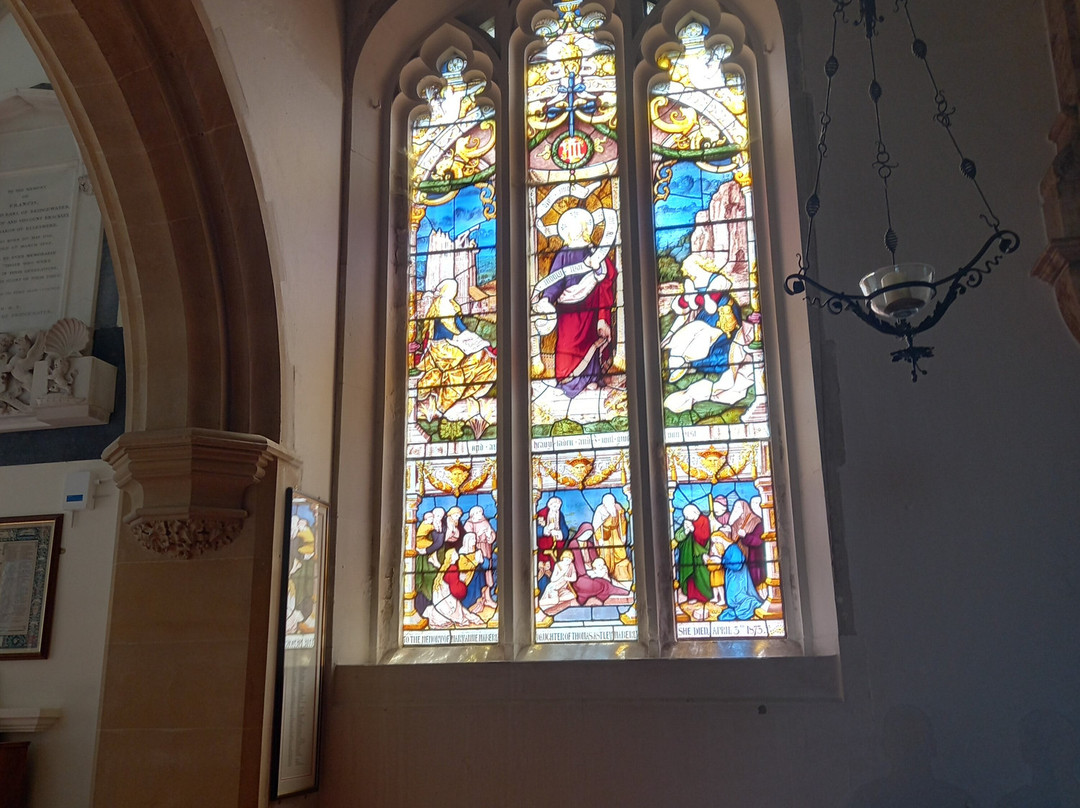 Parish Church of St Peter & St Paul-Great Missenden必去景点