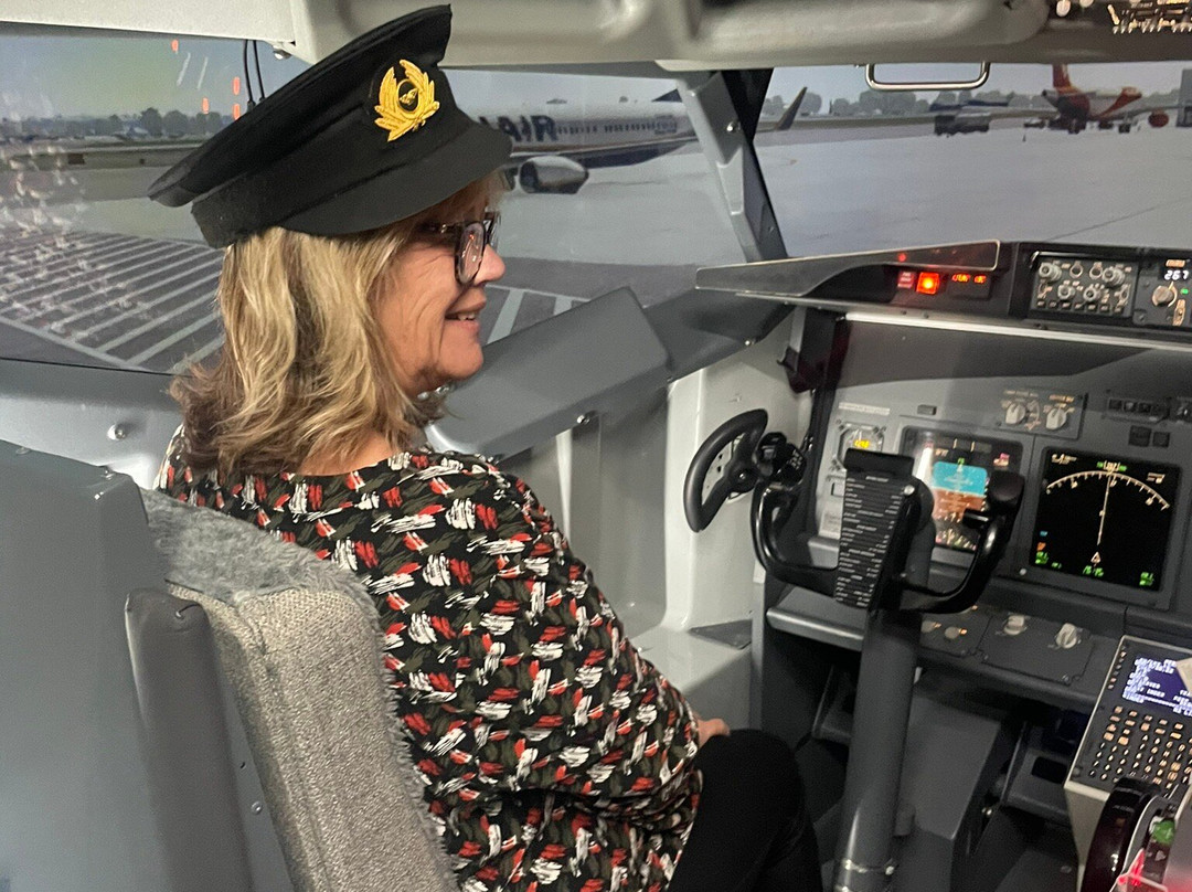Simair737 Flight Simulators-切尔滕纳姆必去景点