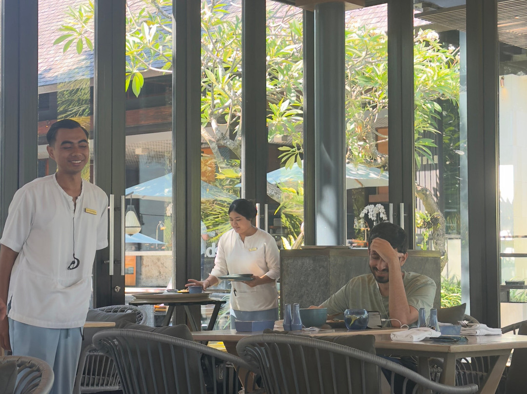 巴厘岛安瓦雅海滩度假酒店主图