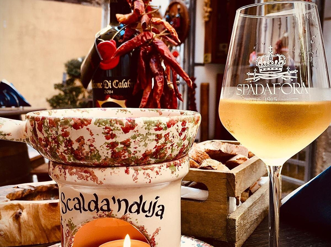 Enoteca - Borgo Antico Diamante - Prodotti Tipici Calabresi-迪亚曼泰必去景点