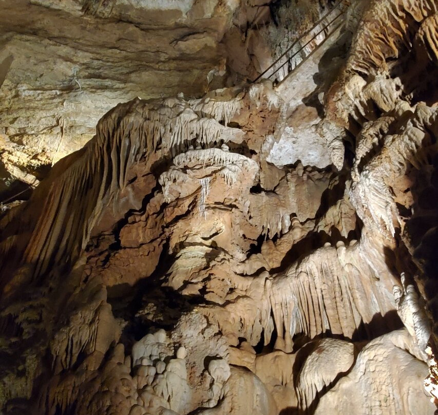 Talking Rocks Cavern-Branson West必去景点
