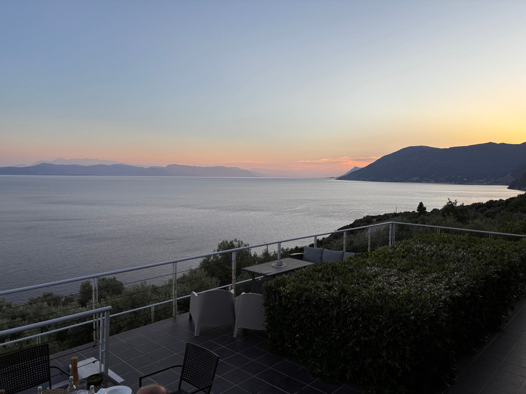 Sky Hut Retreats主图