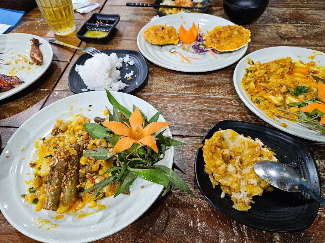 Nhà Hàng Vịnh Xanh Phú Quốc