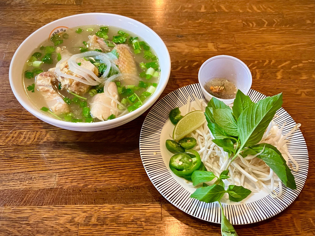 Pho Ga Vang