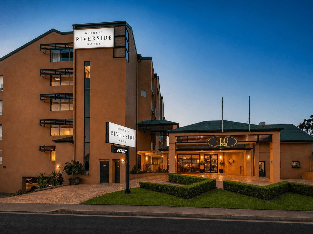 邦德堡酒店住宿-Burnett Riverside Hotel