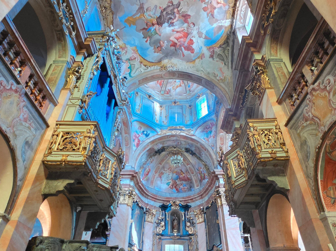 Basilica di San Giulio-奥尔塔圣朱利奥必去景点