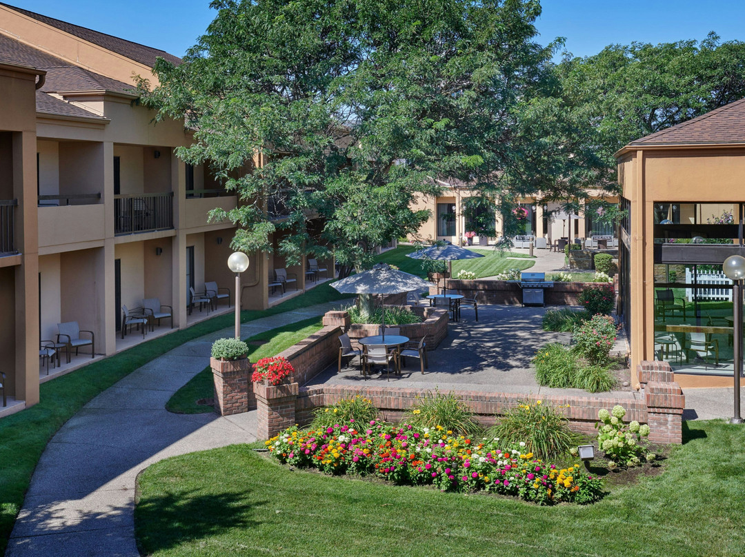 迪尔伯恩酒店住宿-Courtyard by Marriott Detroit Dearborn