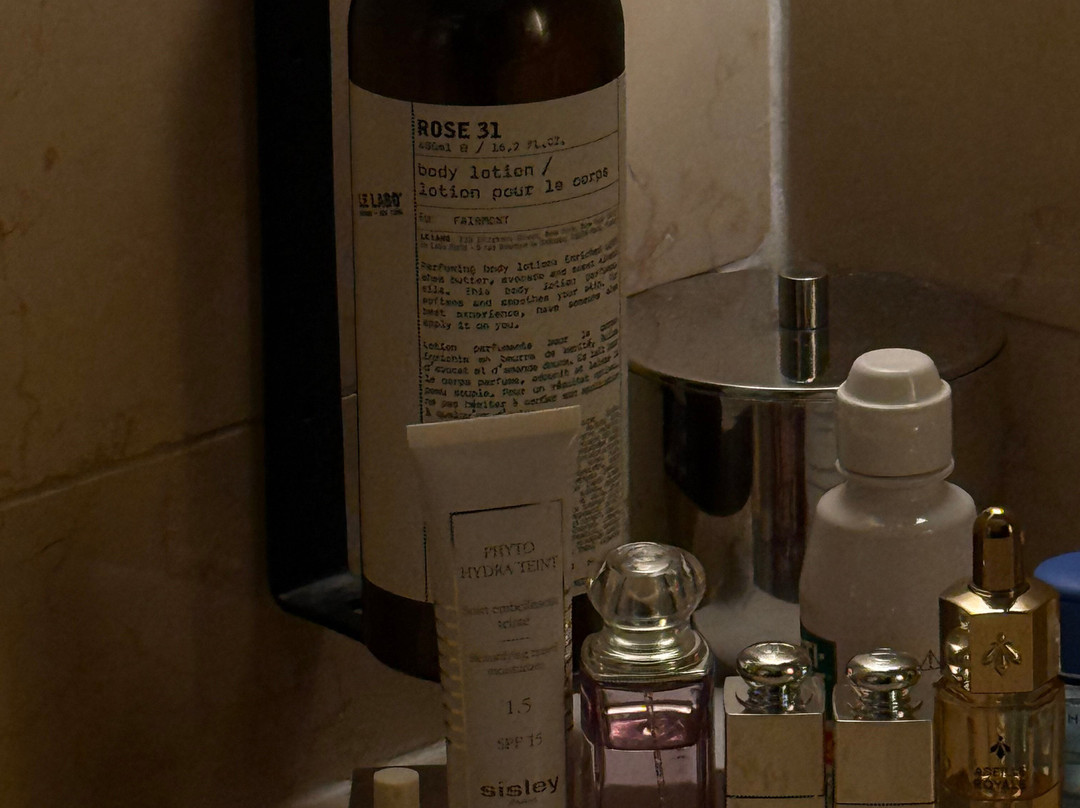 费尔蒙巴库火焰塔酒店主图